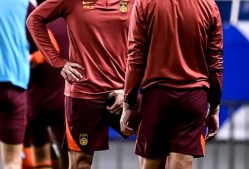 乐鱼-足球赛场上的技术较量，谁将成为场上最闪耀的明星？